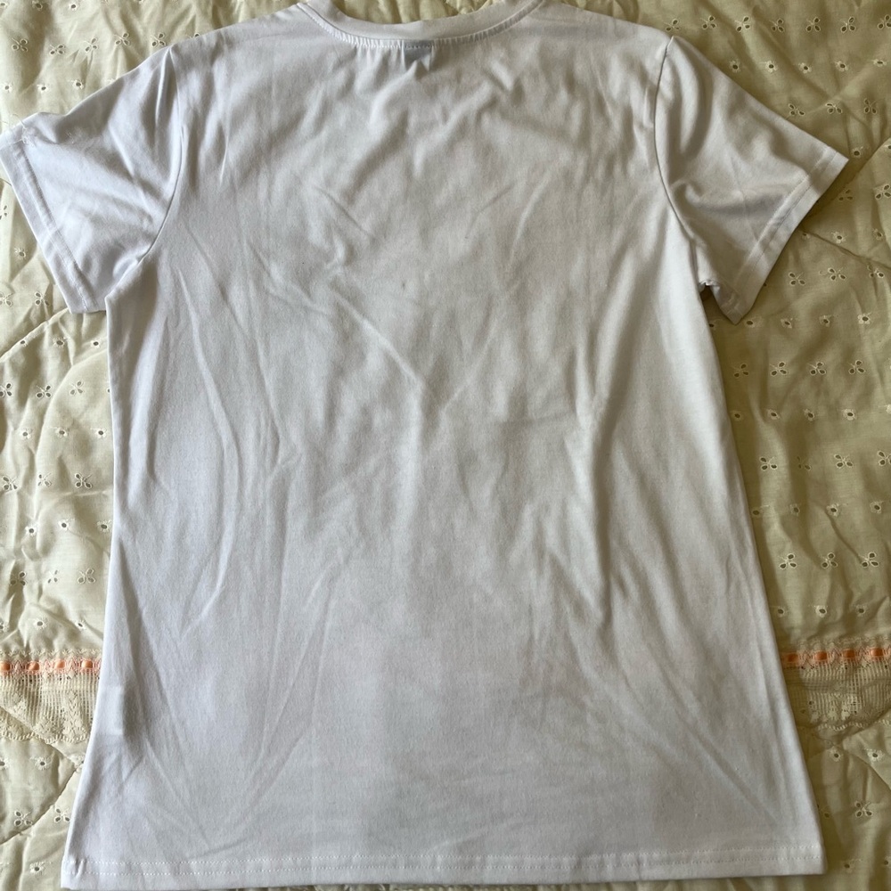 SHEIN Woman’s Queen of Hearts White Casual T-Shirt size small - Picture 5 of 6